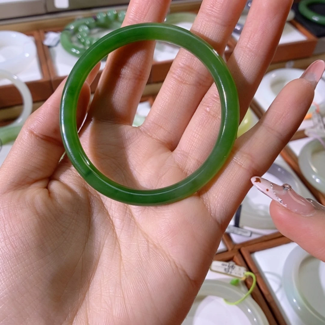 【闪购商品】未镶嵌手镯和田玉（碧玉）