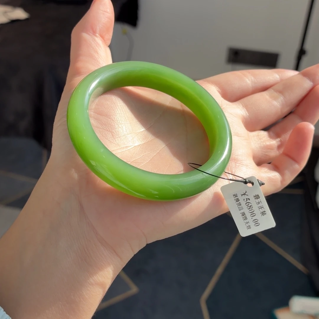 和田玉未镶嵌手镯-碧玉阳绿高品转猫8