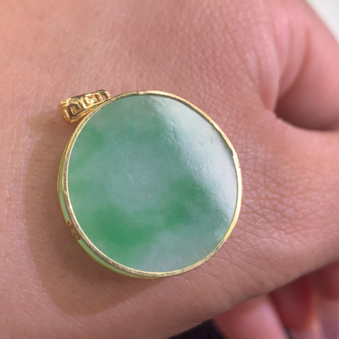 翡翠18K金镶嵌颈饰翡翠