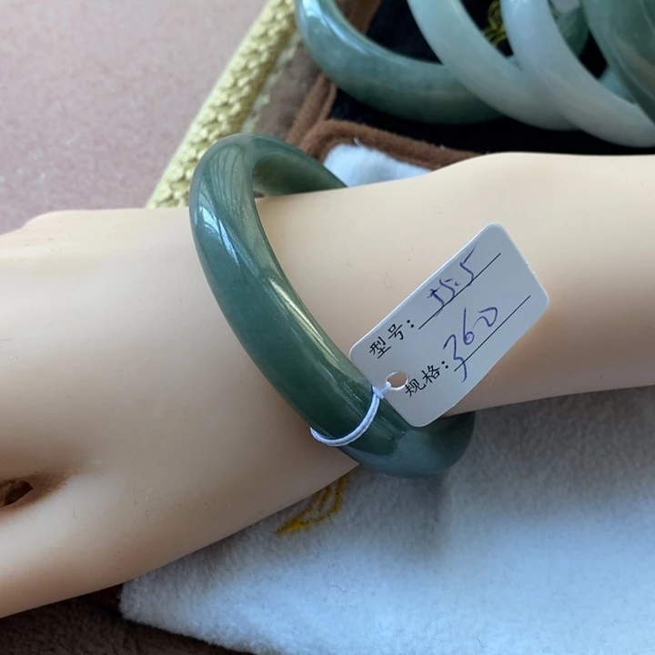 翡翠未镶嵌手镯14683055