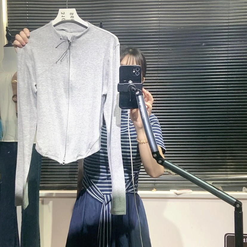 【闪购商品】灰色开衫