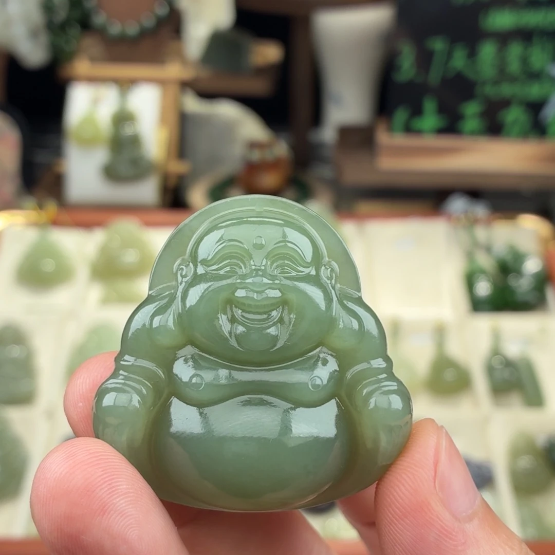 沐***子颈饰未镶嵌和田玉