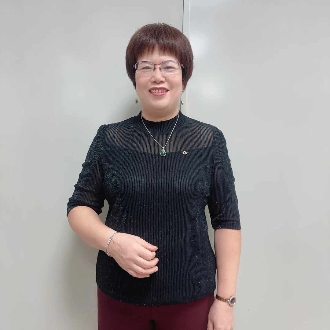 新款早秋时尚女中袖黑色圆领打底小衫气质百搭