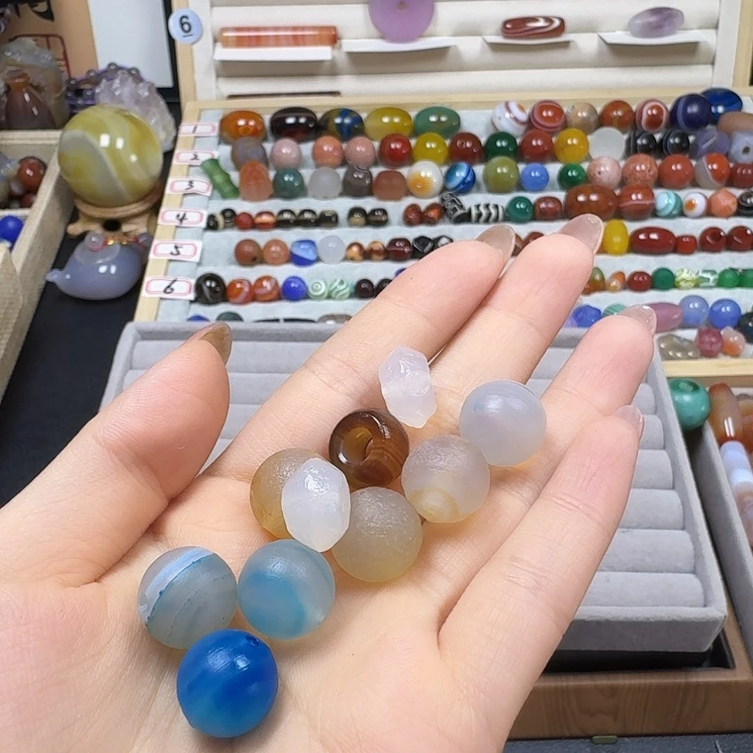 哎***)未镶嵌玛瑙/玉髓珠宝奇石