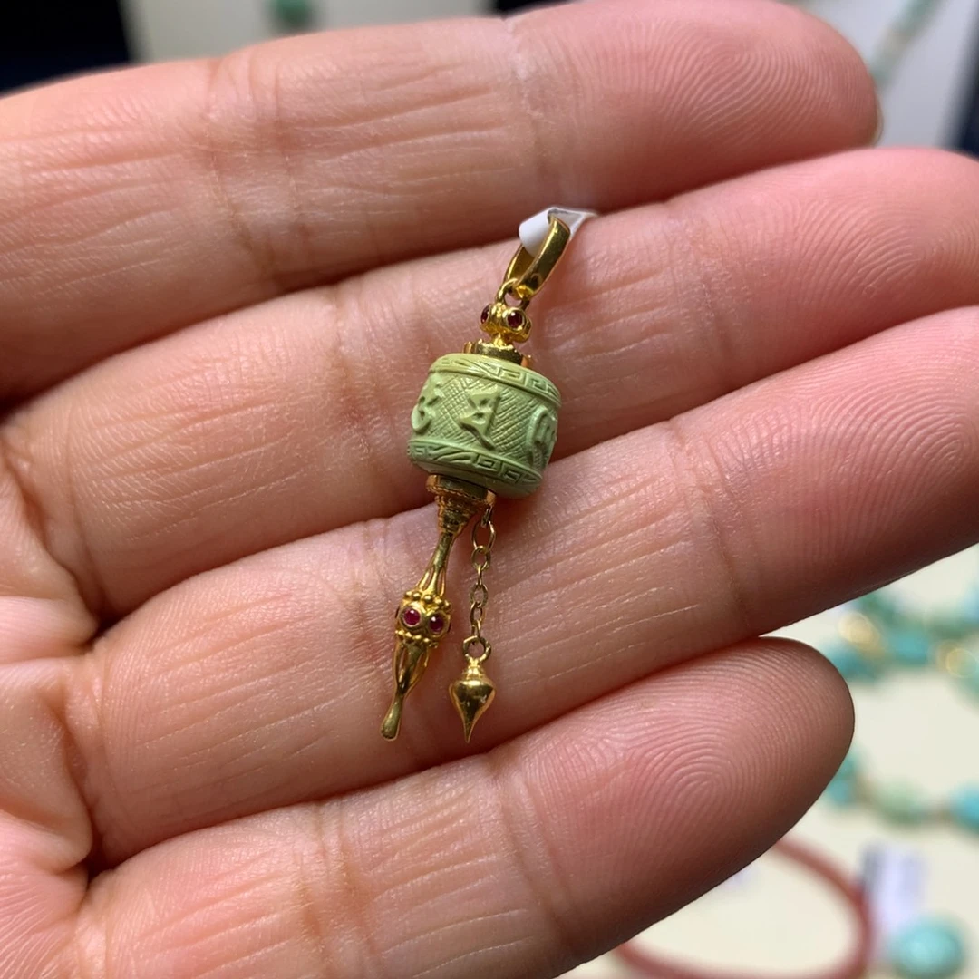 绿松石18K金镶嵌挂件