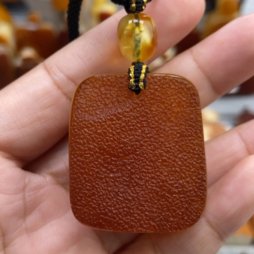 【闪购商品】琥珀颈饰未镶嵌