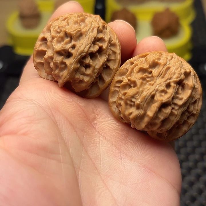 文玩核桃吊坠36苹果园狮子头