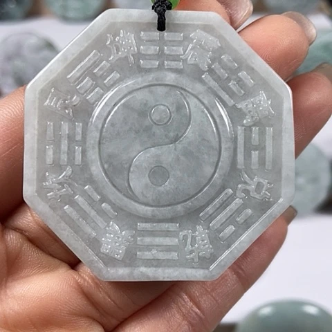 翡翠颈饰未镶嵌八卦福利