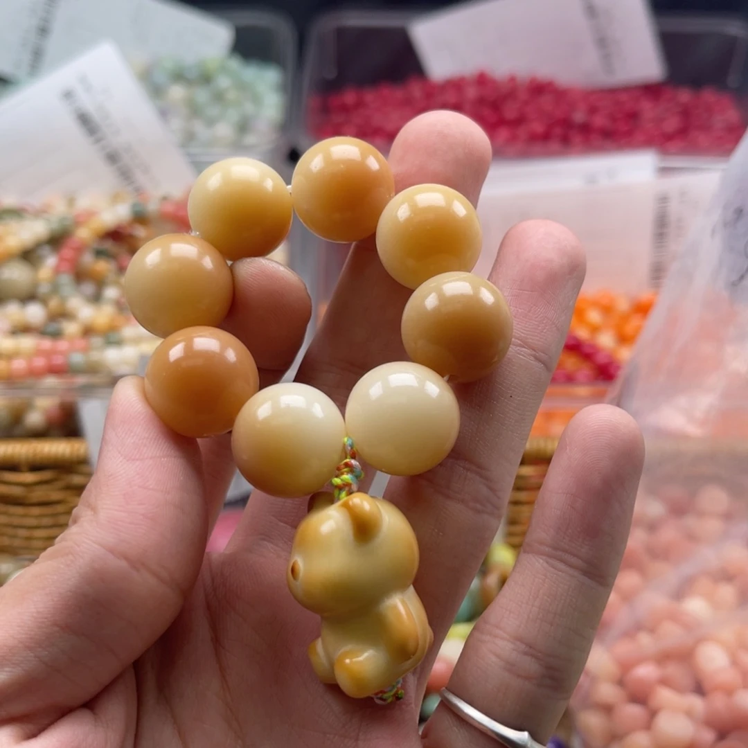 吊坠白玉菩提b18/10+3颗微瑕