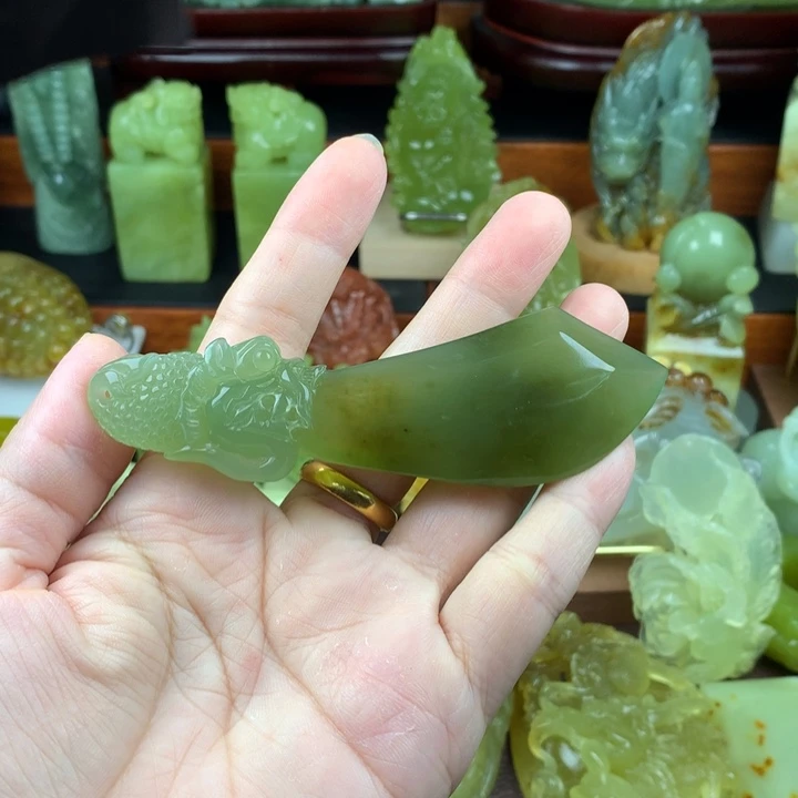 岫玉未镶嵌手把件