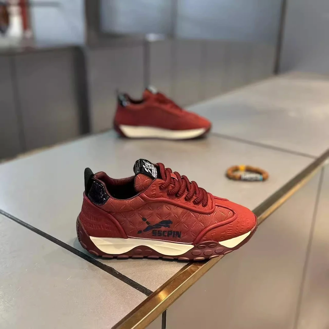 油蜡皮春季2025潮牌时尚百搭小白鞋舒适运动休闲鞋软底阿甘鞋百搭