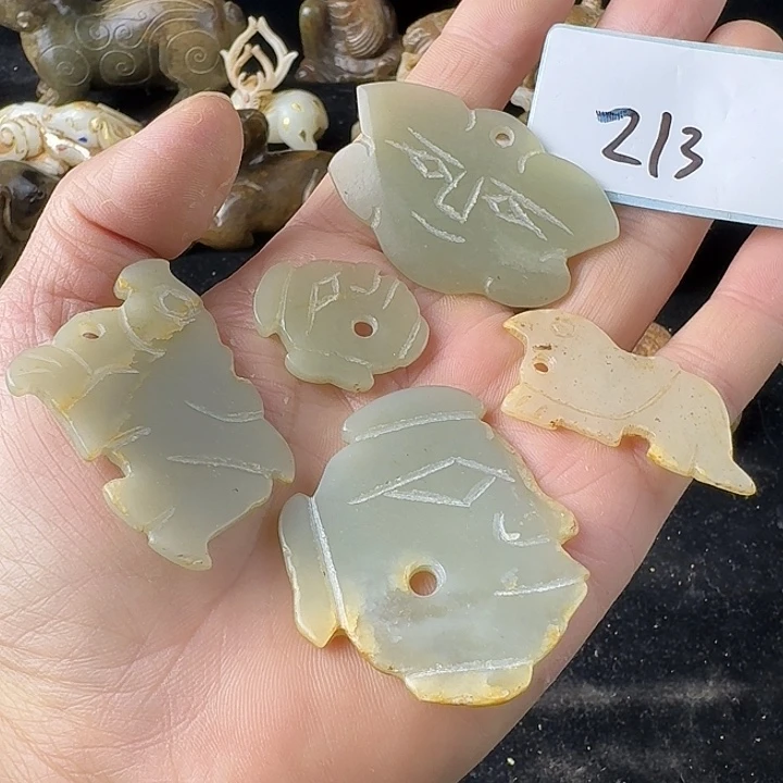 和田玉未镶嵌颈饰