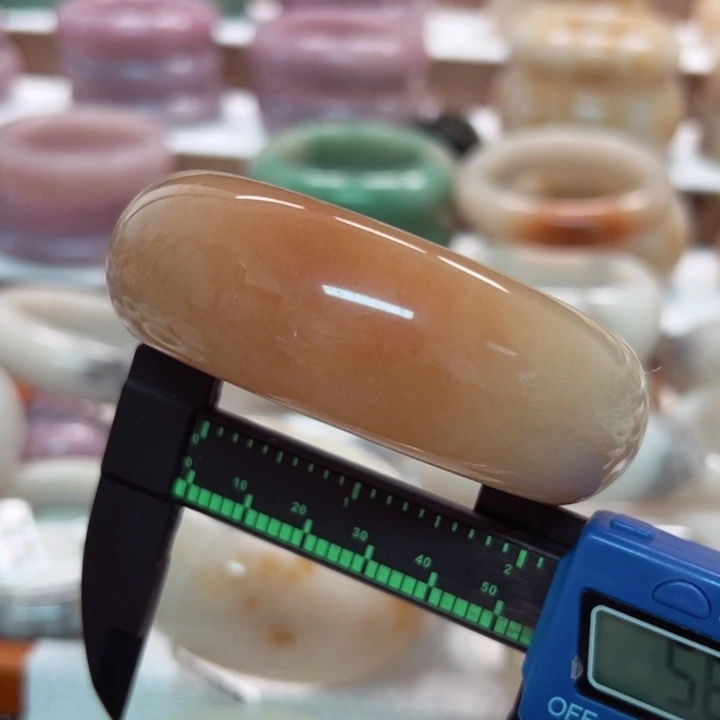 石英岩玉手镯未镶嵌