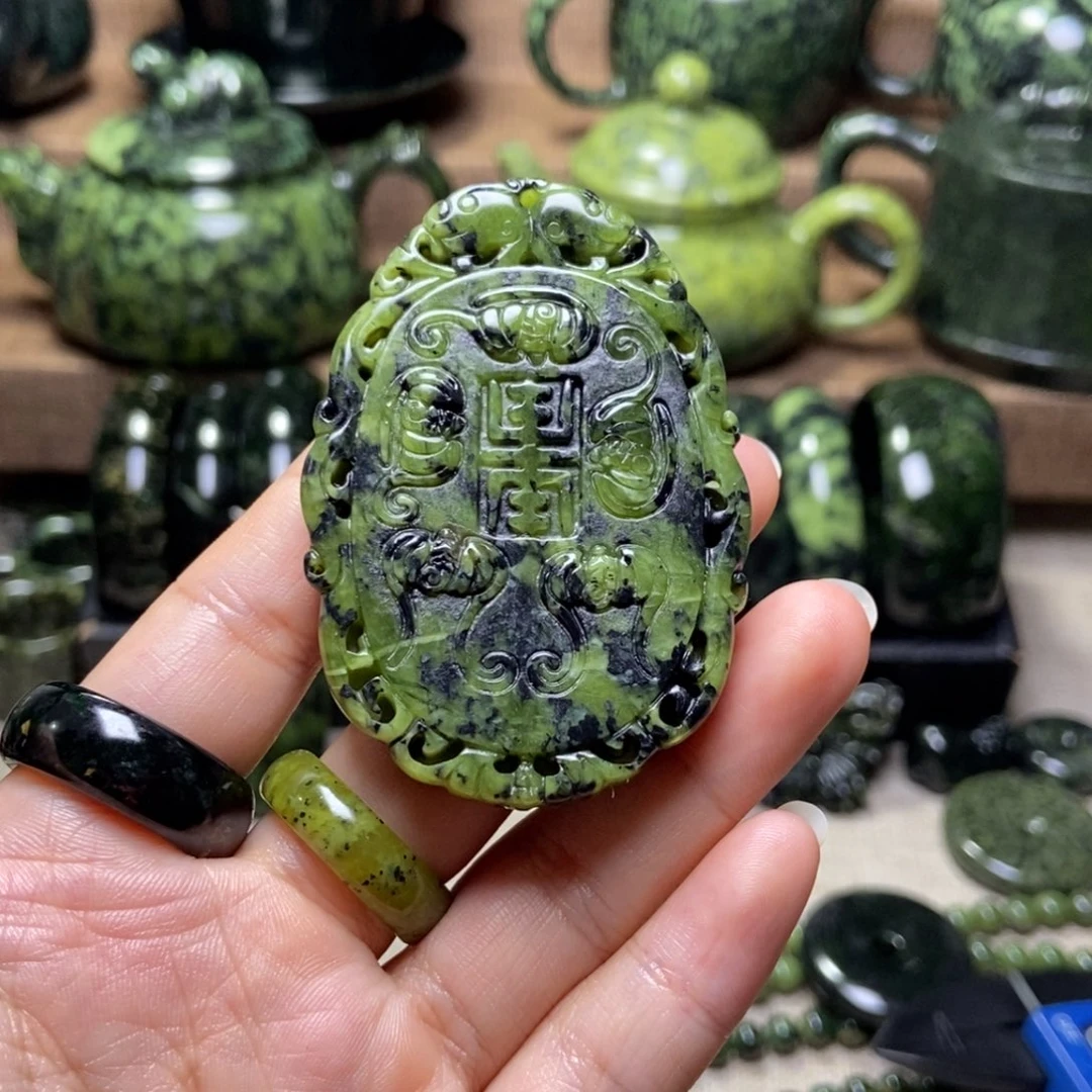 蛇纹石玉未镶嵌药王石吊坠