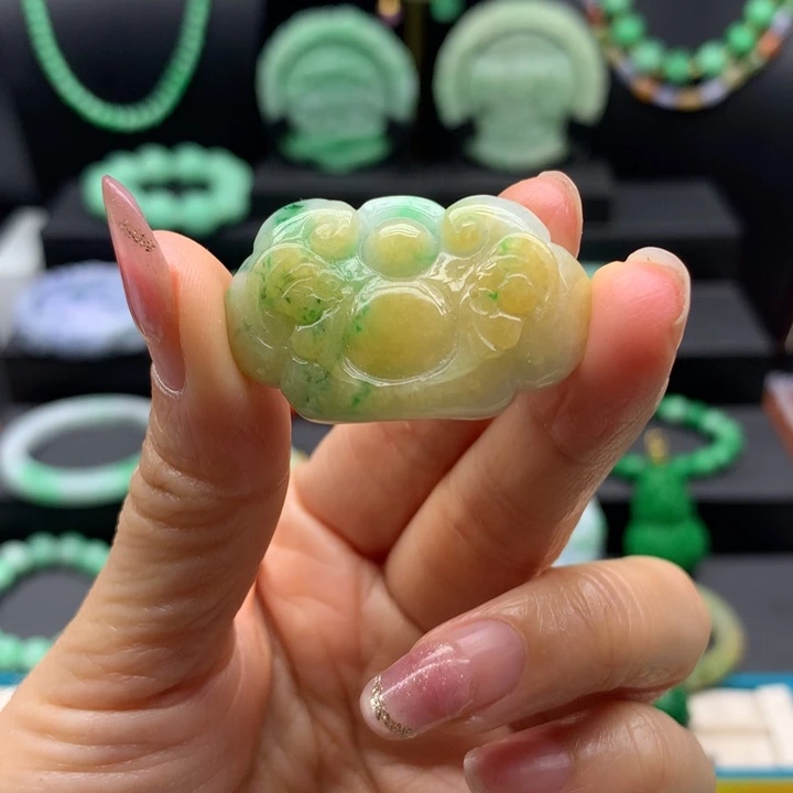 翡翠未镶嵌颈饰翡翠如意