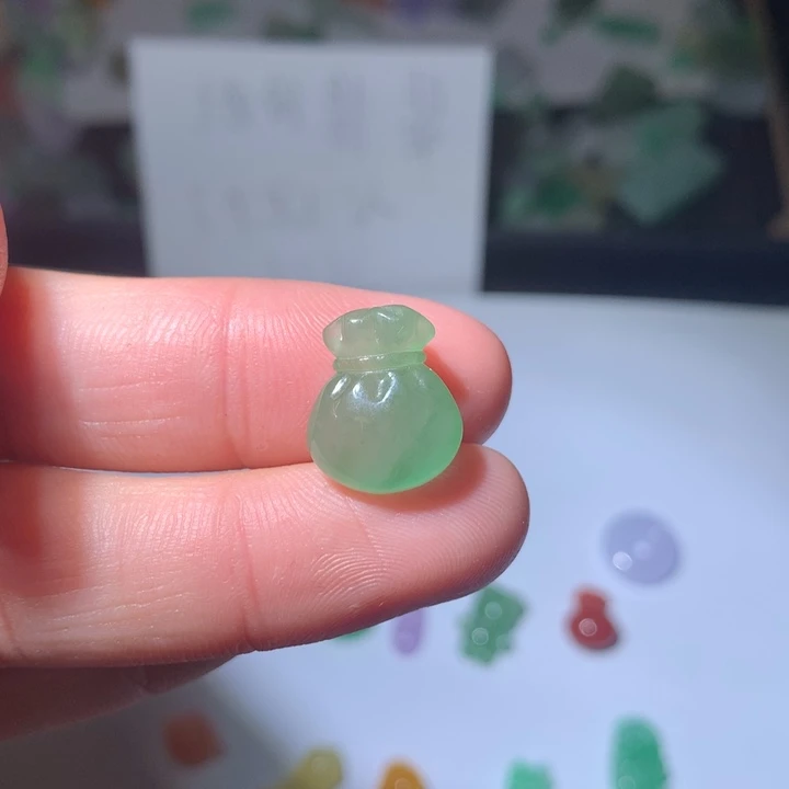 财***呦翡翠未镶嵌颈饰挂件