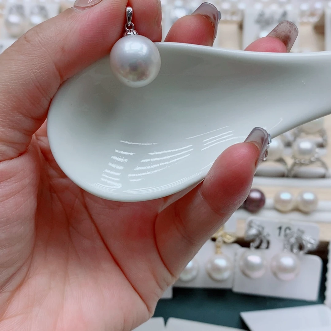 银S925镶嵌耳饰淡水珍珠