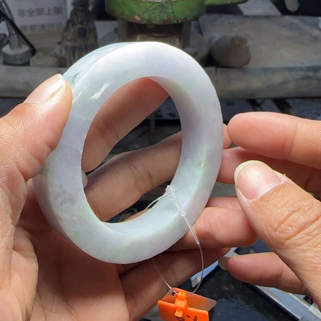 翡翠吊坠(赠链)18K金镶嵌筱*?