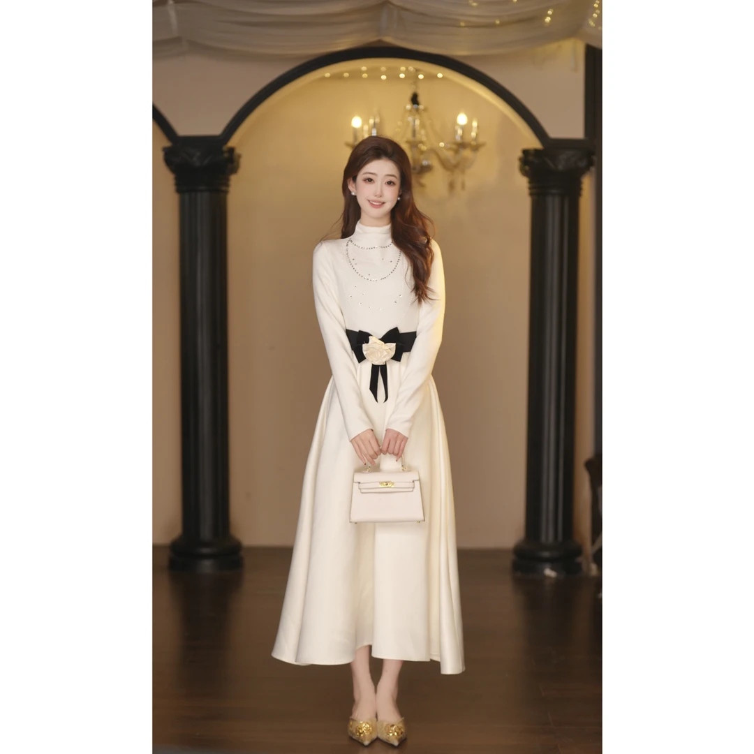 【拉夏贝尔】卢浮宫之泪-016 秋冬季半高领长袖连衣裙（G1609）