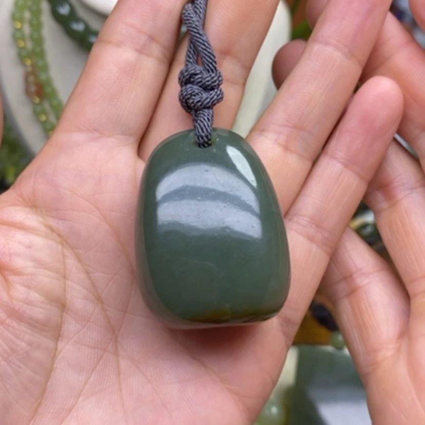 【闪购商品】未镶嵌岫岩河磨玉（透闪石质玉）挂件缘*