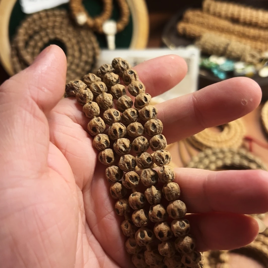 云***实吊坠柏香籽/百香籽原桩微磨满鬼尸坨林