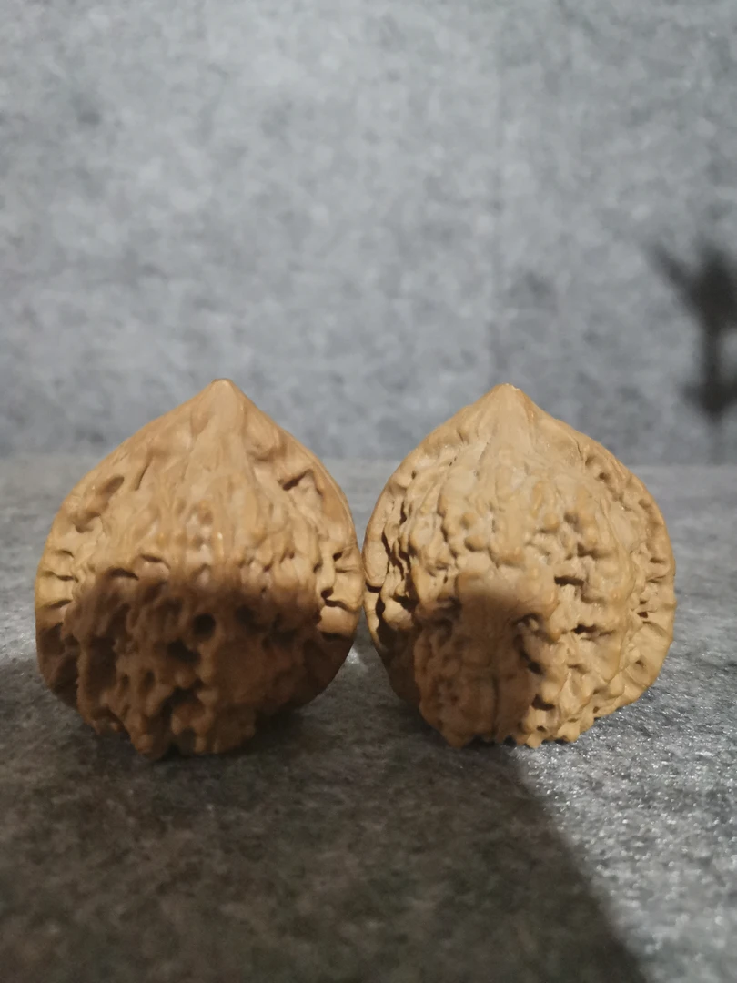 精美文玩核桃一对