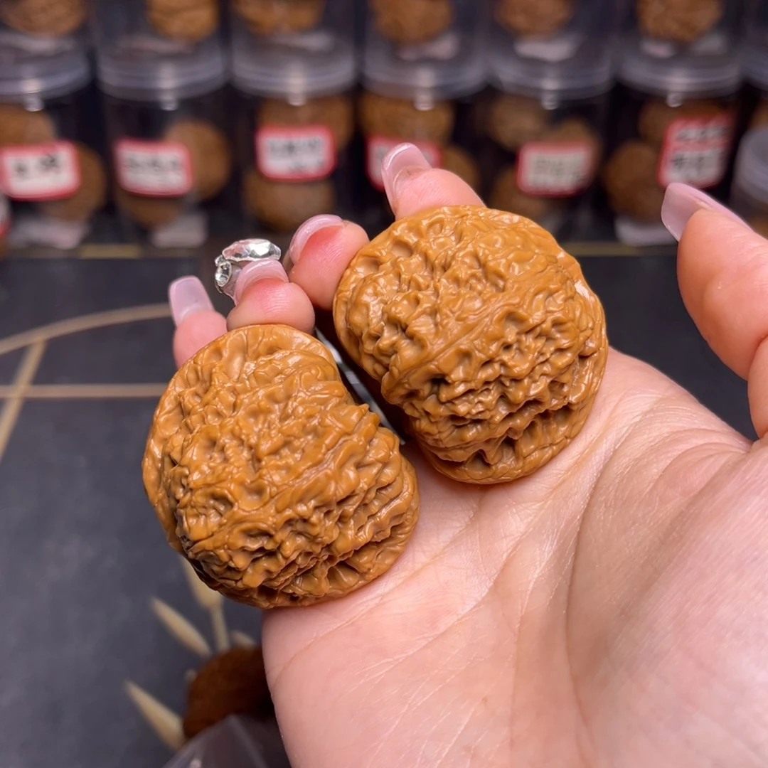 文玩核桃吊坠南疆石44.5