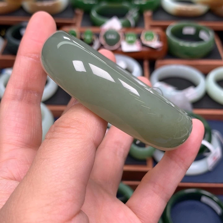 和田玉手镯5960圈口未镶嵌