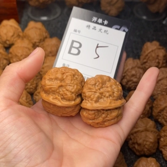 吊坠桃核我是第一百38