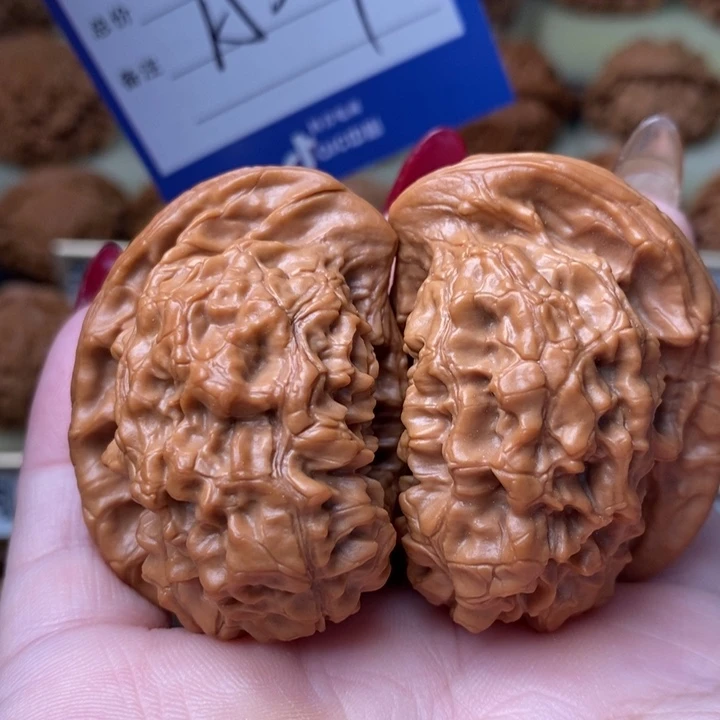 桃核把件龙鼎座山雕全品