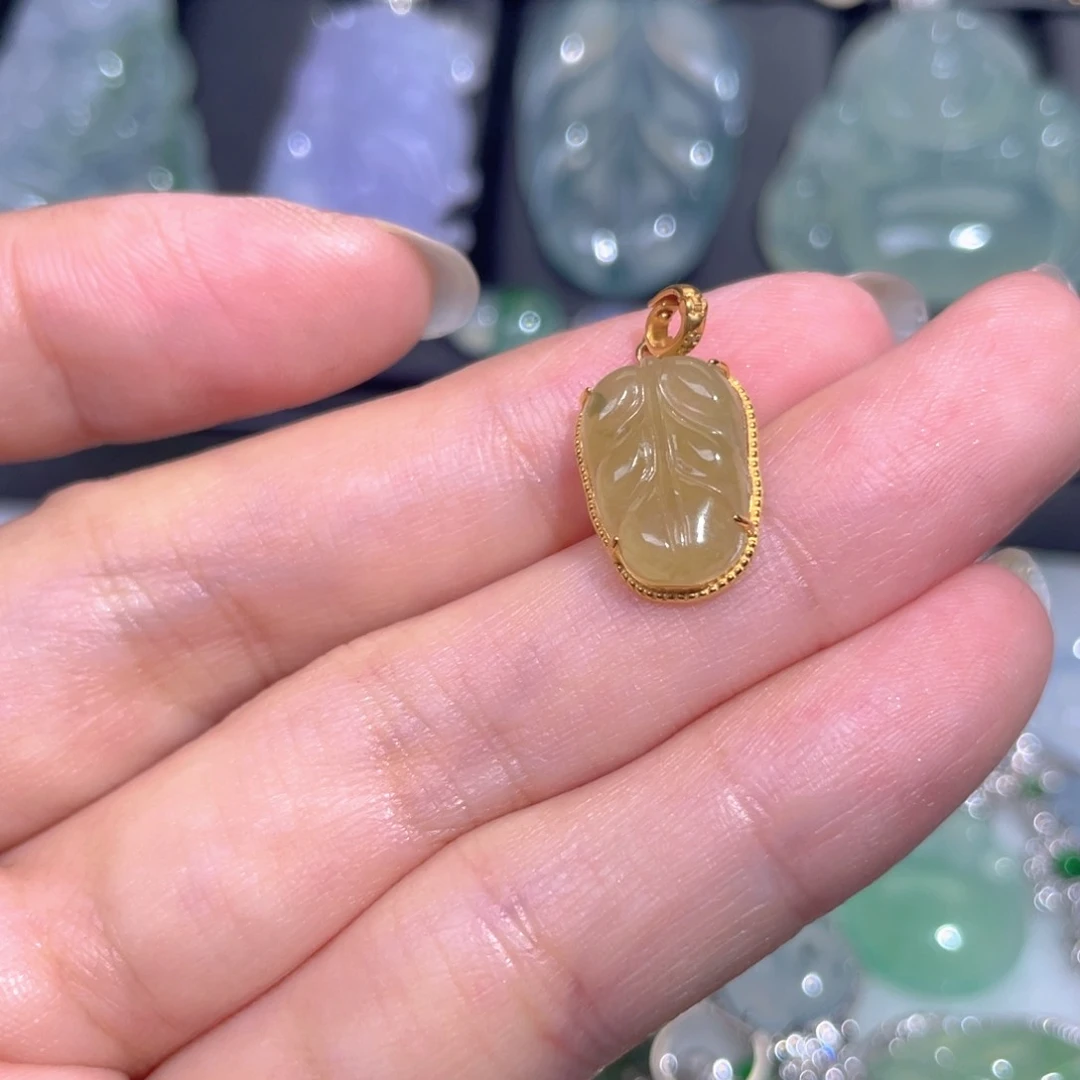 颈饰18K金镶嵌翡翠翡翠