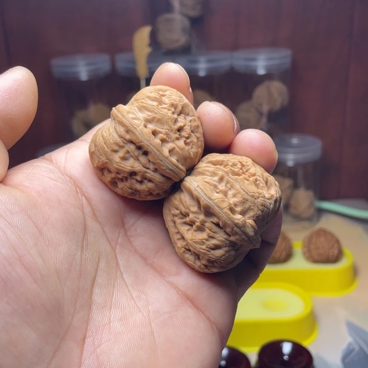 文玩核桃吊坠41全品平谷元宝未打底