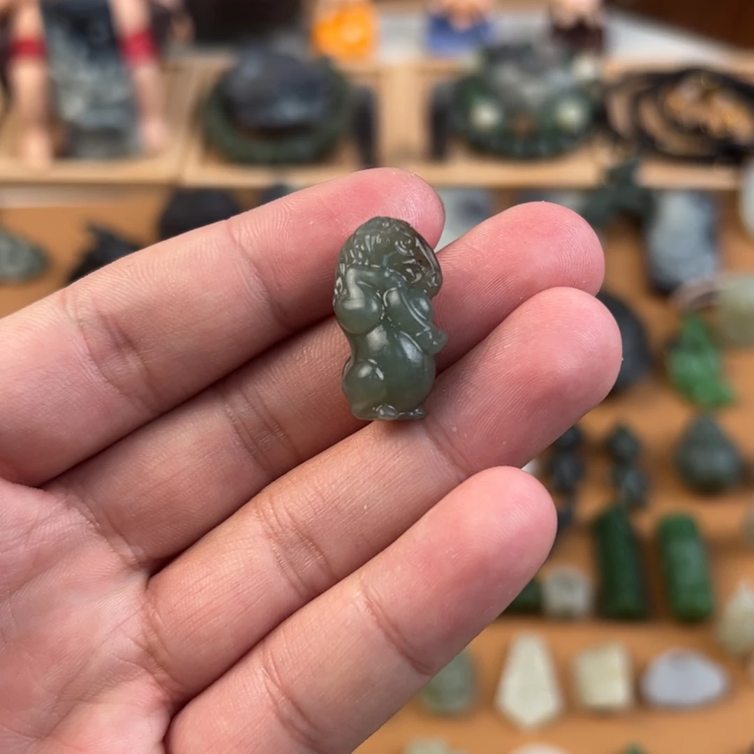 和田玉颈饰未镶嵌嗯*