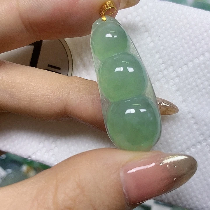 翡翠18K金镶嵌颈饰挂件