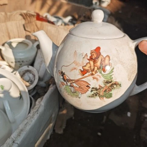 库存微瑕三打白骨精多孔茶壶容量1300