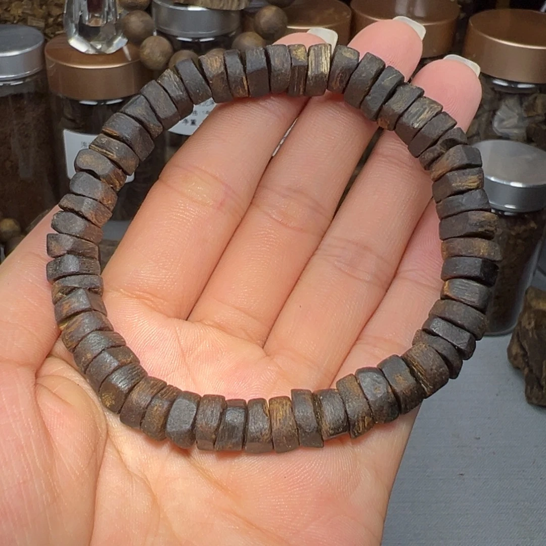 沉香碎屑沉香沉水透顶绿碎银子0.8+mm/11.5g
