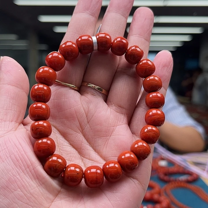 芳***香南红玛瑙未镶嵌瓦西牛血火焰纹老型10mm