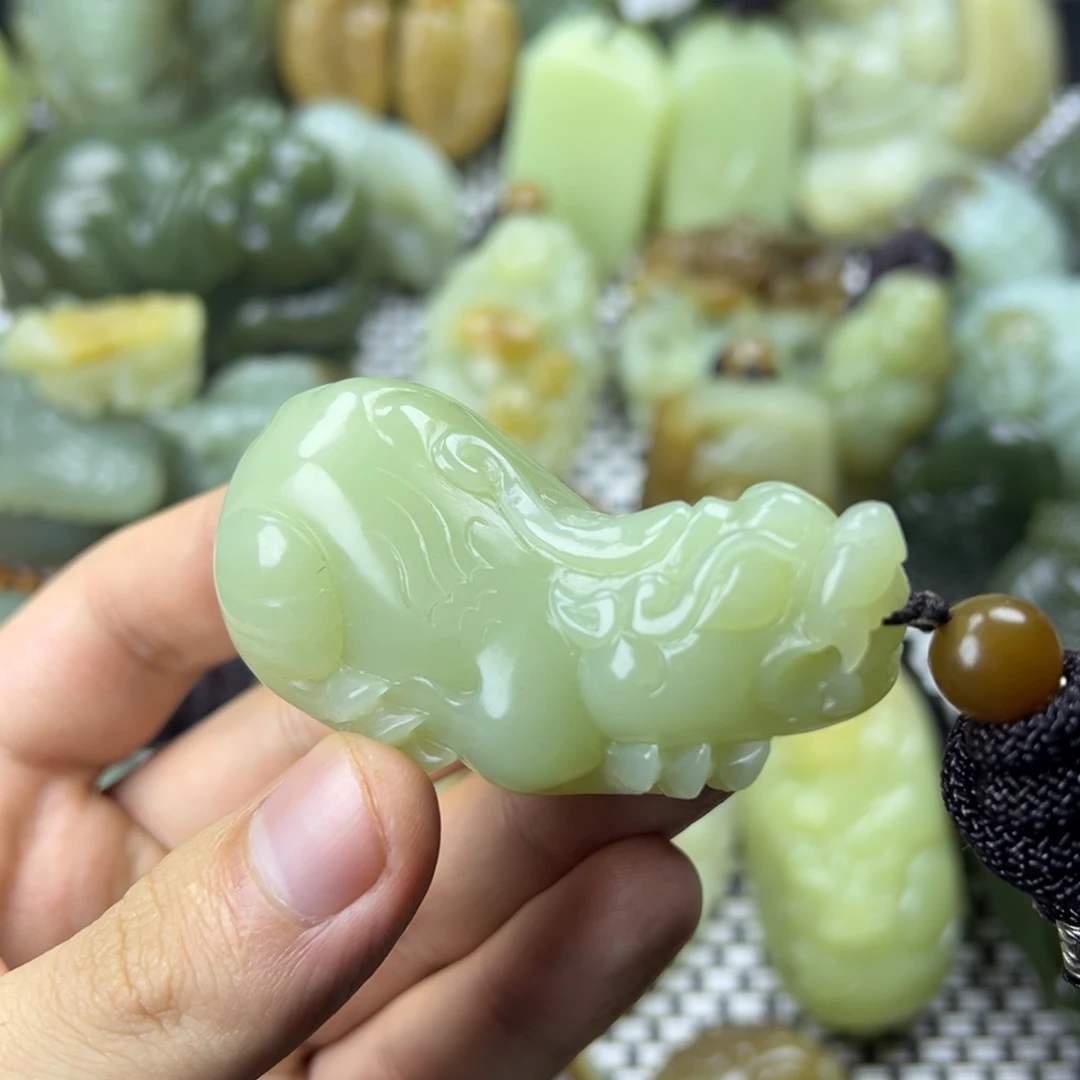 和田玉未镶嵌挂件