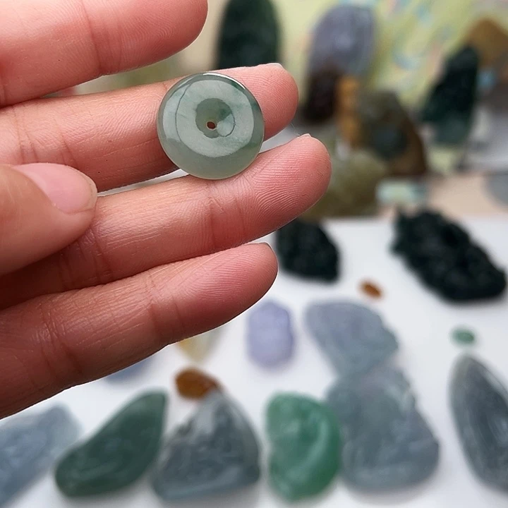 定制翡翠未镶嵌平安扣
