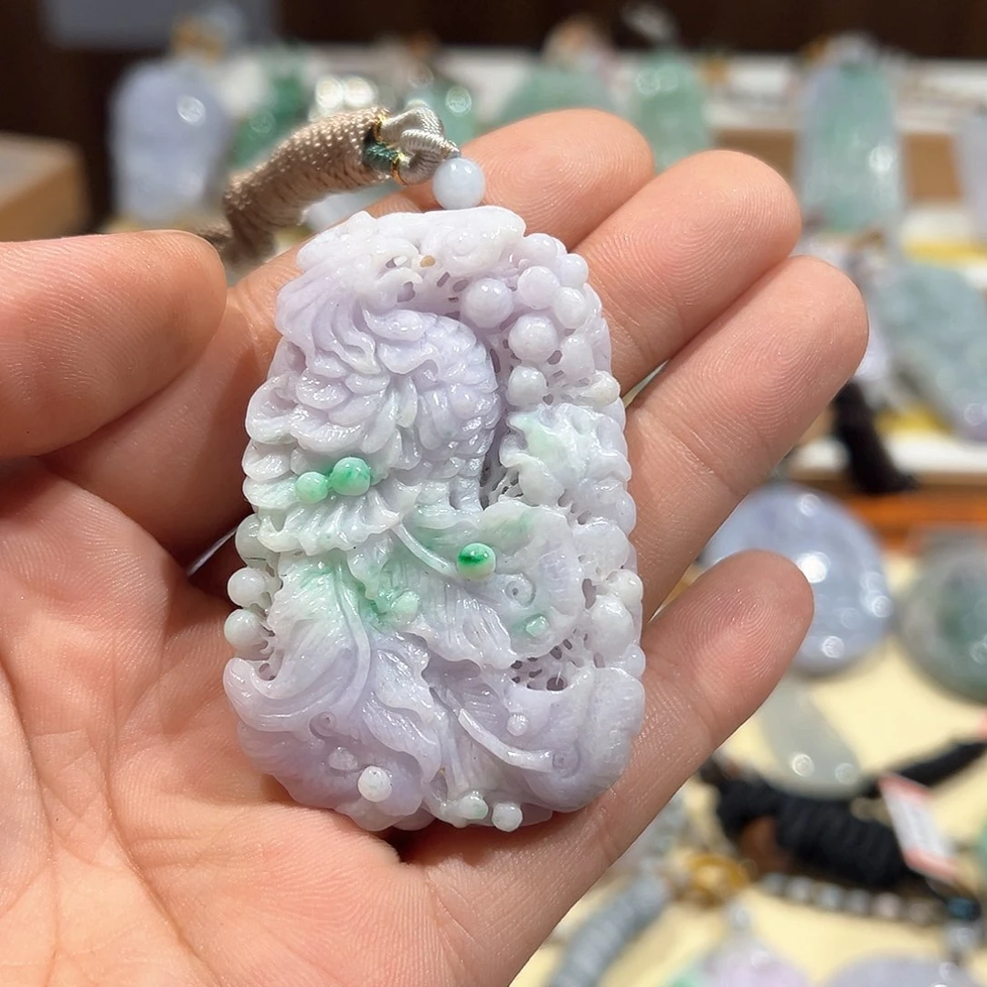 崽****翡翠未镶嵌颈饰挂件