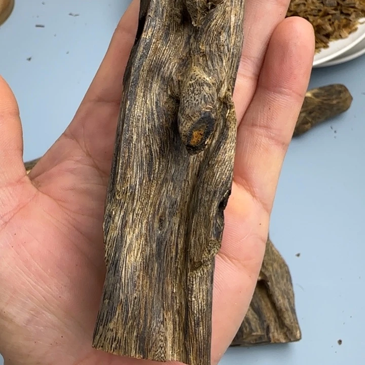 沉香沉香碎屑M****i天然虫漏料26克