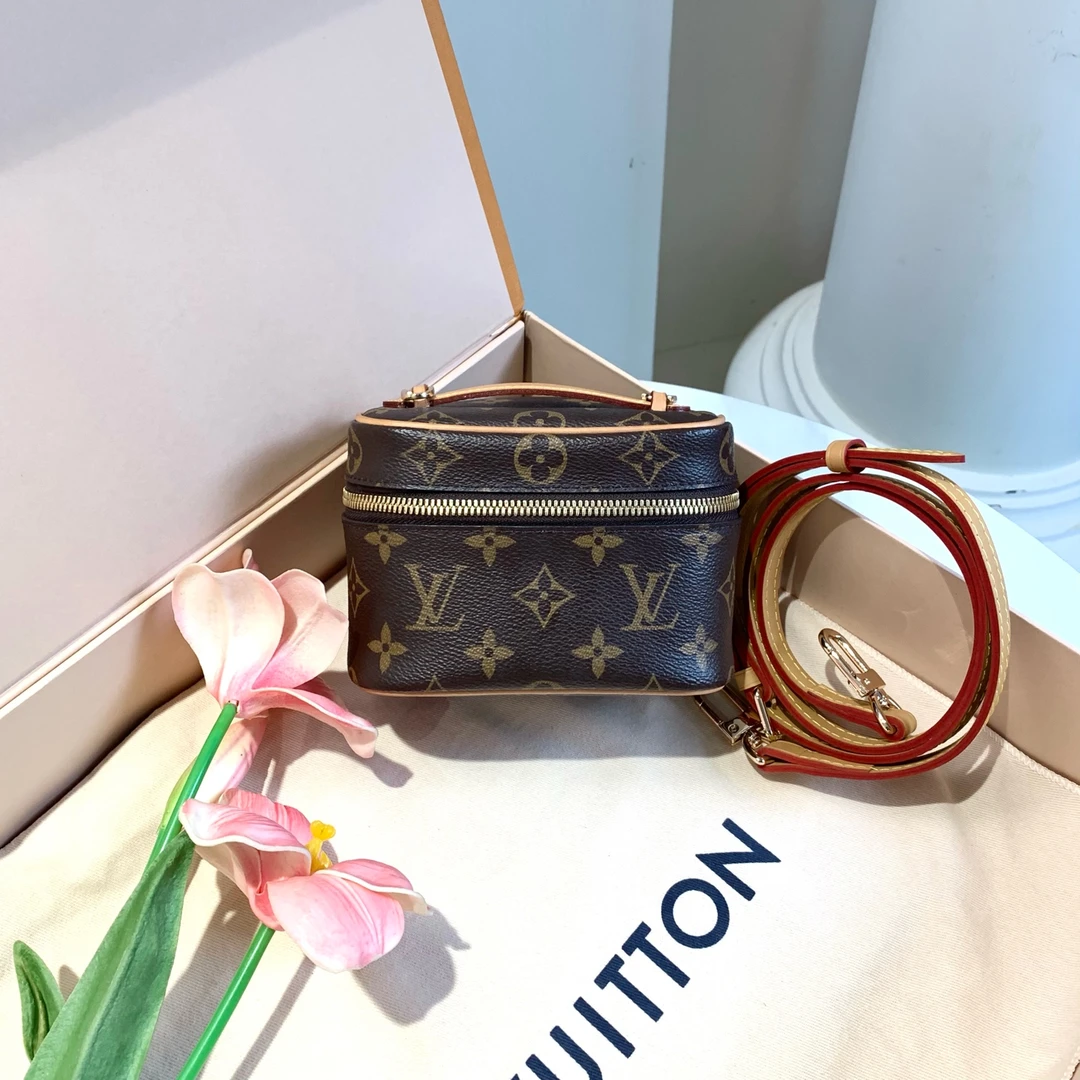 99新 LouisVuitton/路易威登 老花 化妆盒 99新 后配肩带/0456