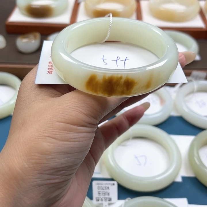 未镶嵌手镯和田玉?**?