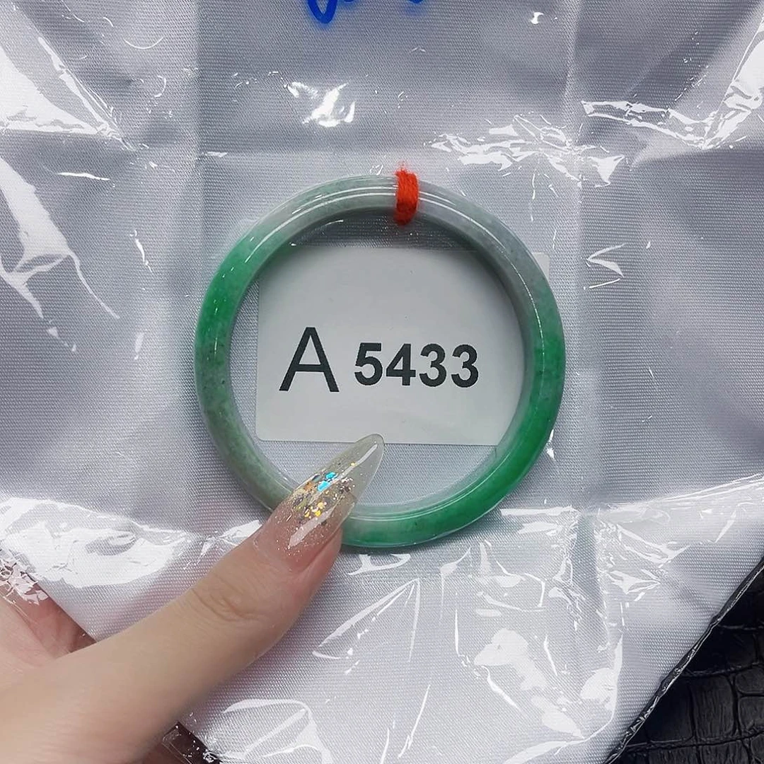 手饰翡翠未镶嵌默认微瑕