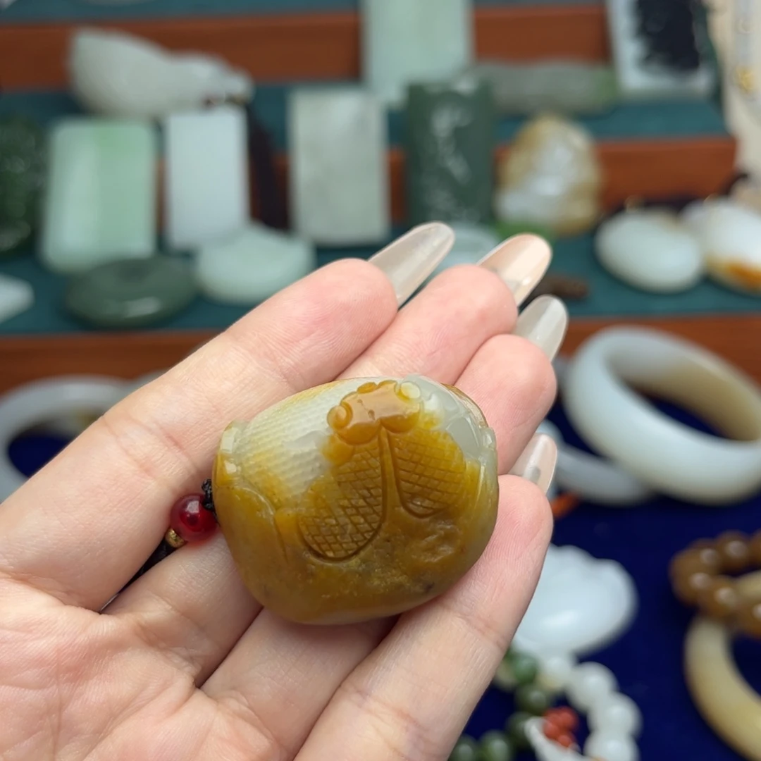 颈饰未镶嵌和田玉