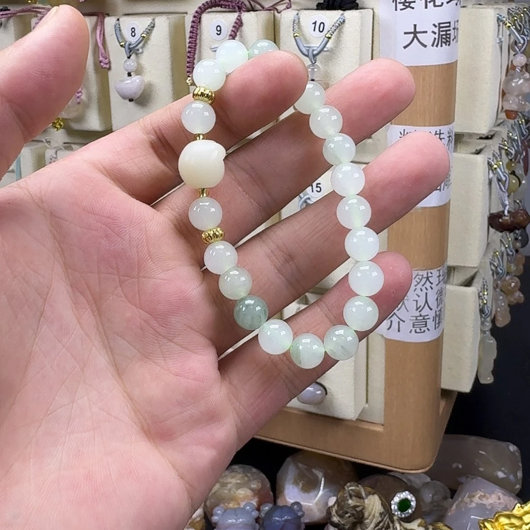 石英质玉未镶嵌吊坠(赠链)呆****?