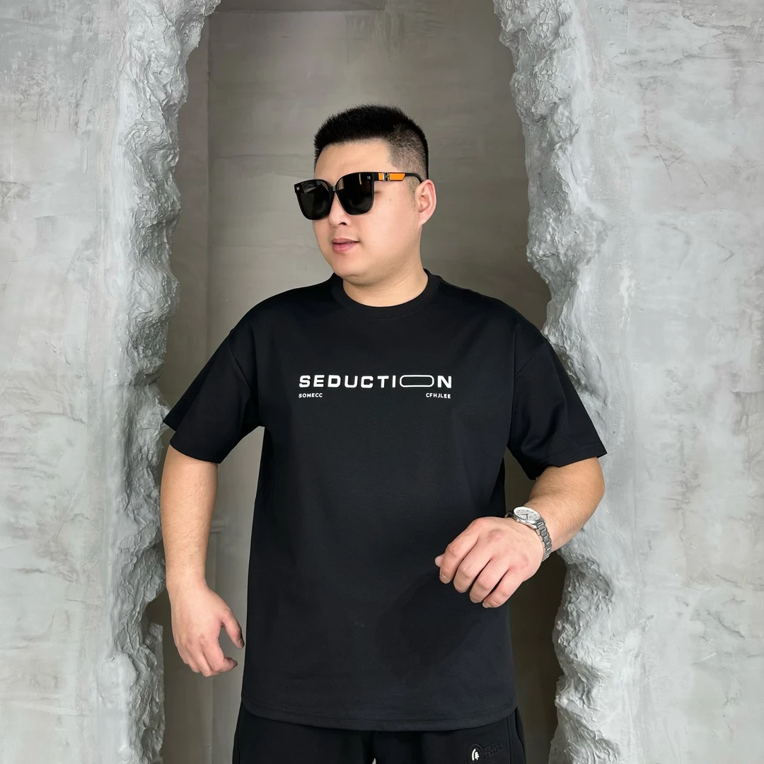 胖语大码男装 2025年春季新款简约百搭三色休闲字母短袖S8862#K