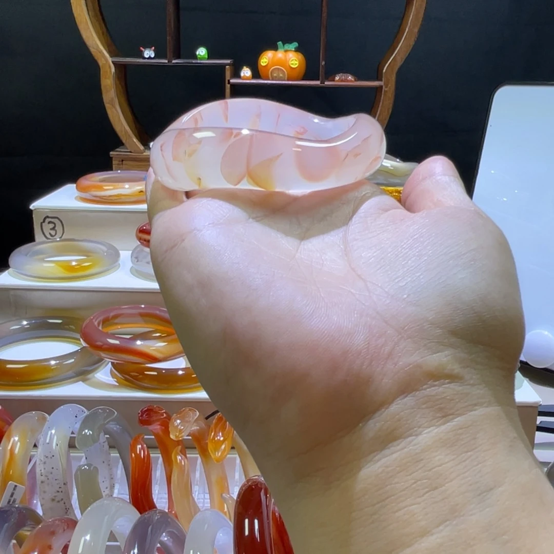 7****玛瑙/玉髓手镯未镶嵌