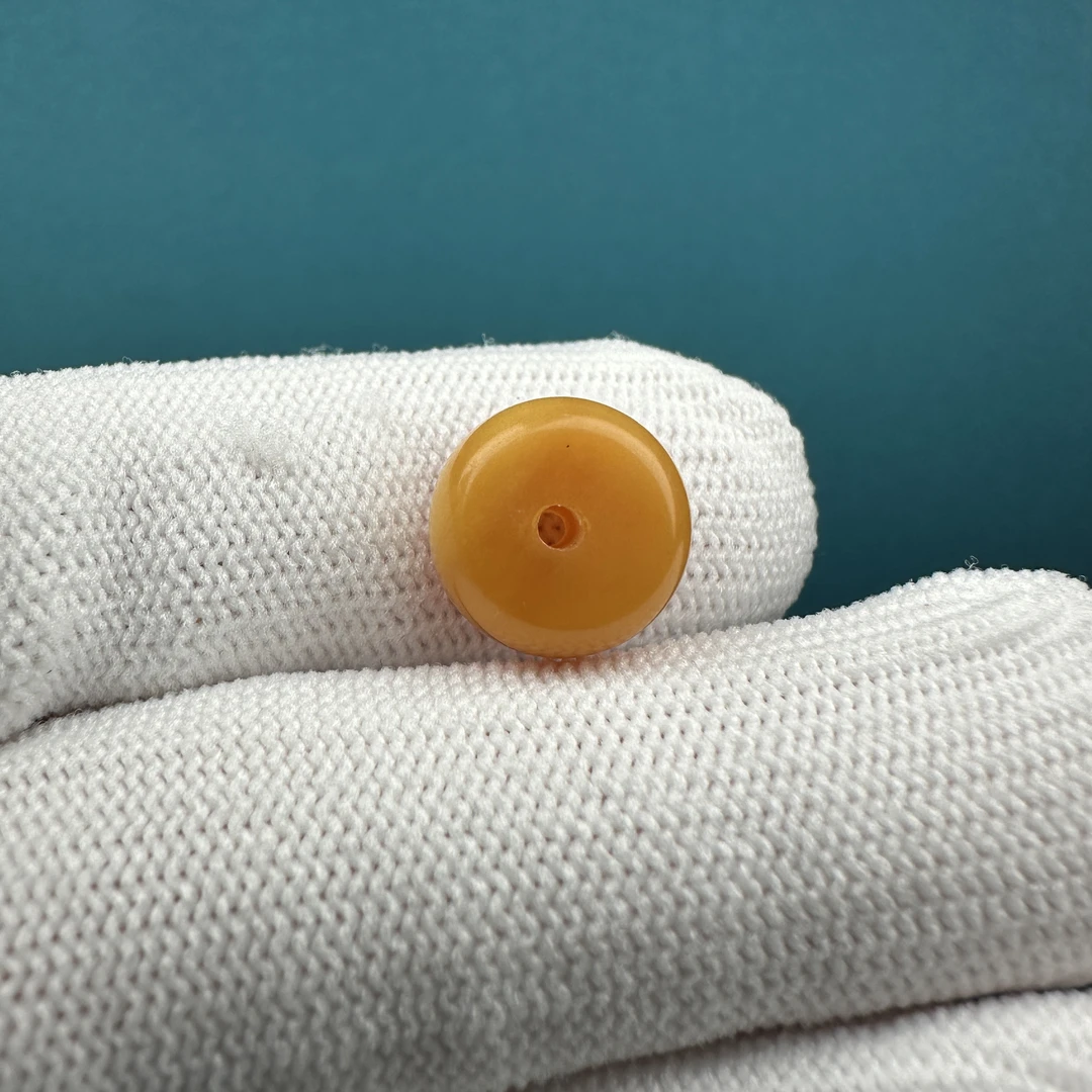 J4520 天然原矿俄料蜜蜡墩子11.6*7.9 mm支持鉴定 假一罚十