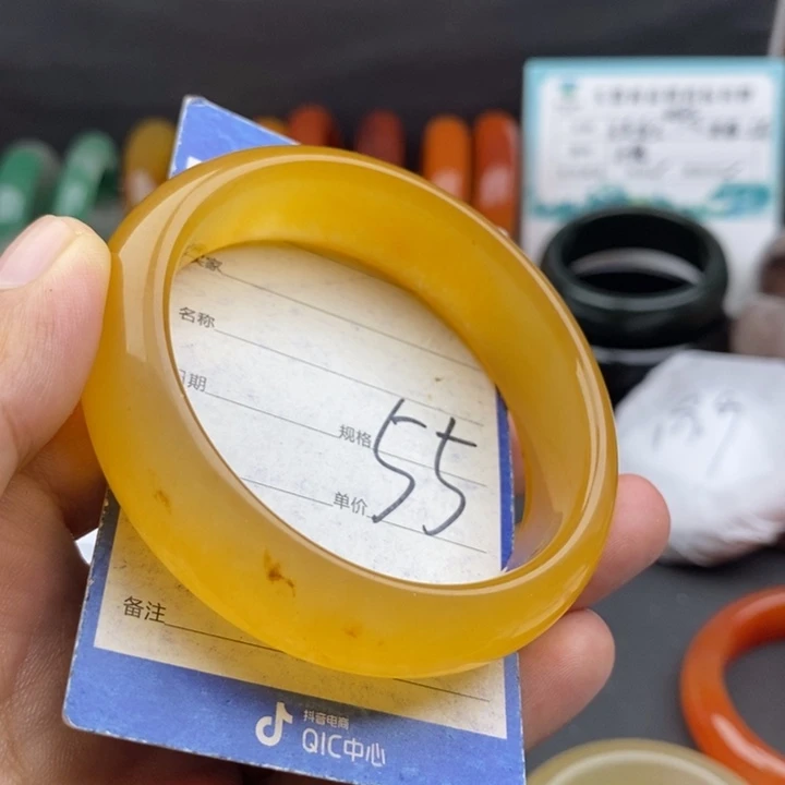 未镶嵌手镯石英质玉